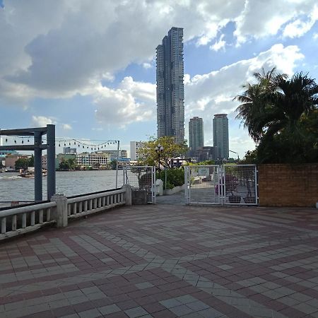 Baan Sathorn Riverfront 曼谷 外观 照片
