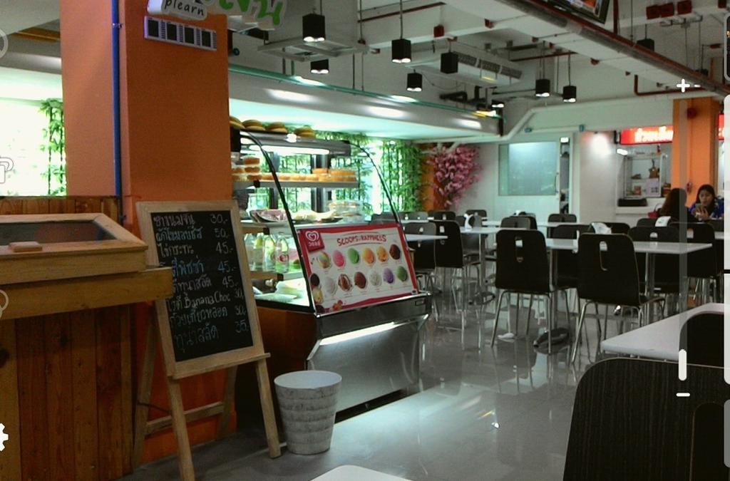 Baan Sathorn Riverfront 曼谷 客房 照片
