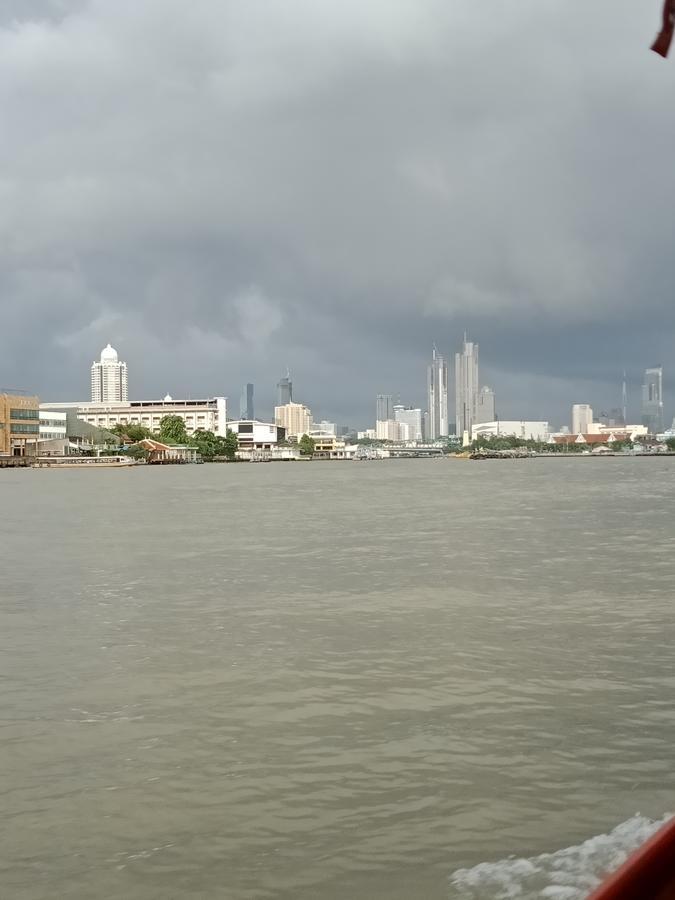 Baan Sathorn Riverfront 曼谷 外观 照片
